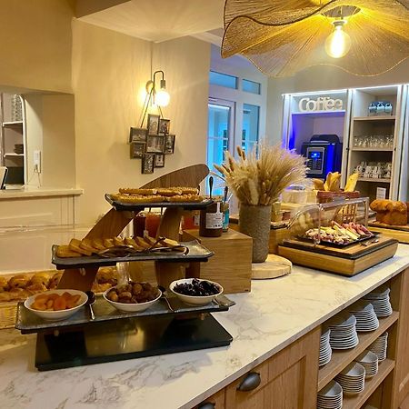 Logis Hotels - Hotel Restaurant Domaine Les Falaises 마텔 외부 사진