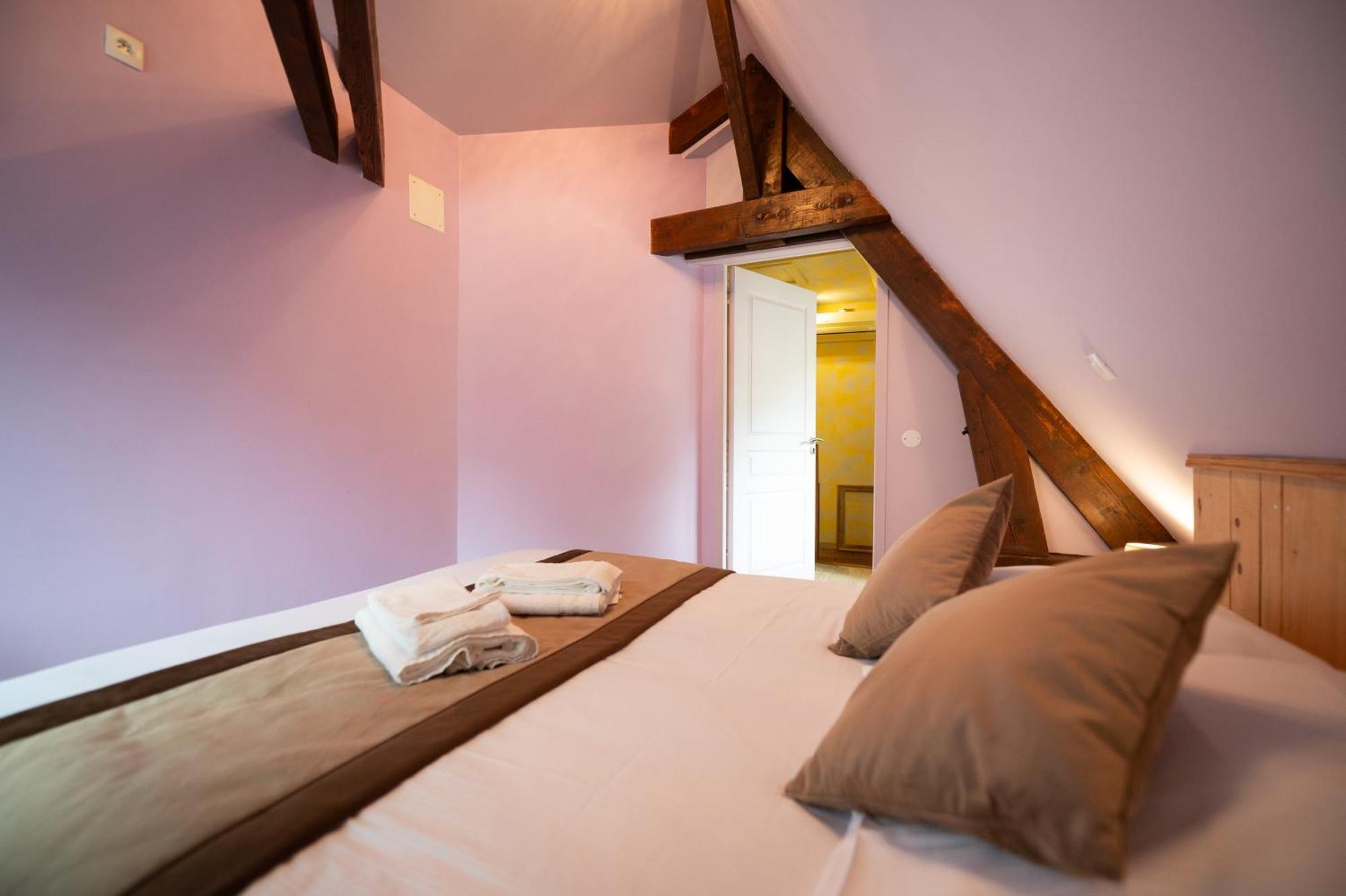 Logis Hotels - Hotel Restaurant Domaine Les Falaises 마텔 객실 사진