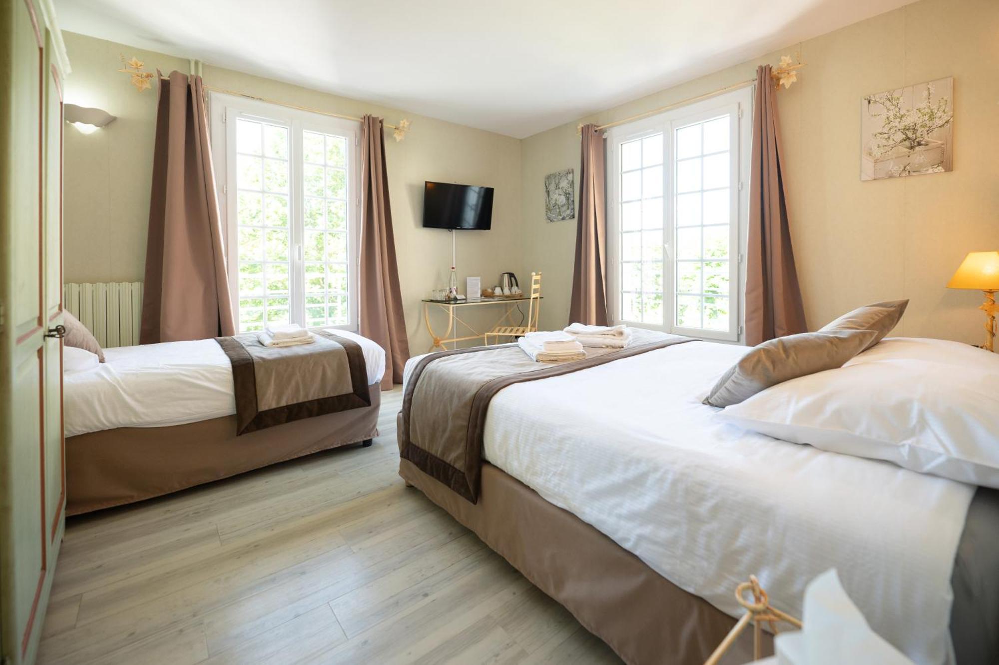 Logis Hotels - Hotel Restaurant Domaine Les Falaises 마텔 외부 사진