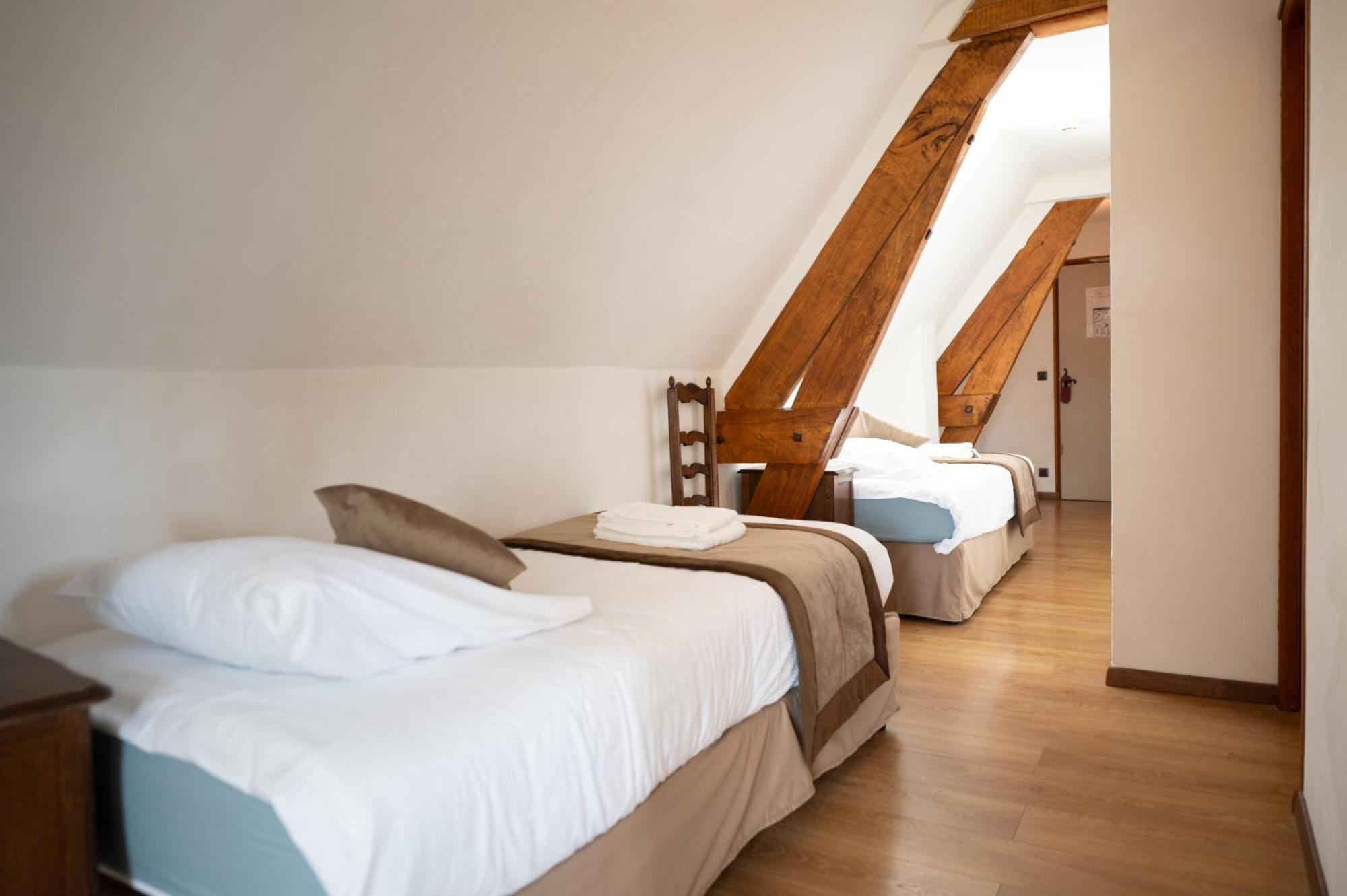 Logis Hotels - Hotel Restaurant Domaine Les Falaises 마텔 객실 사진