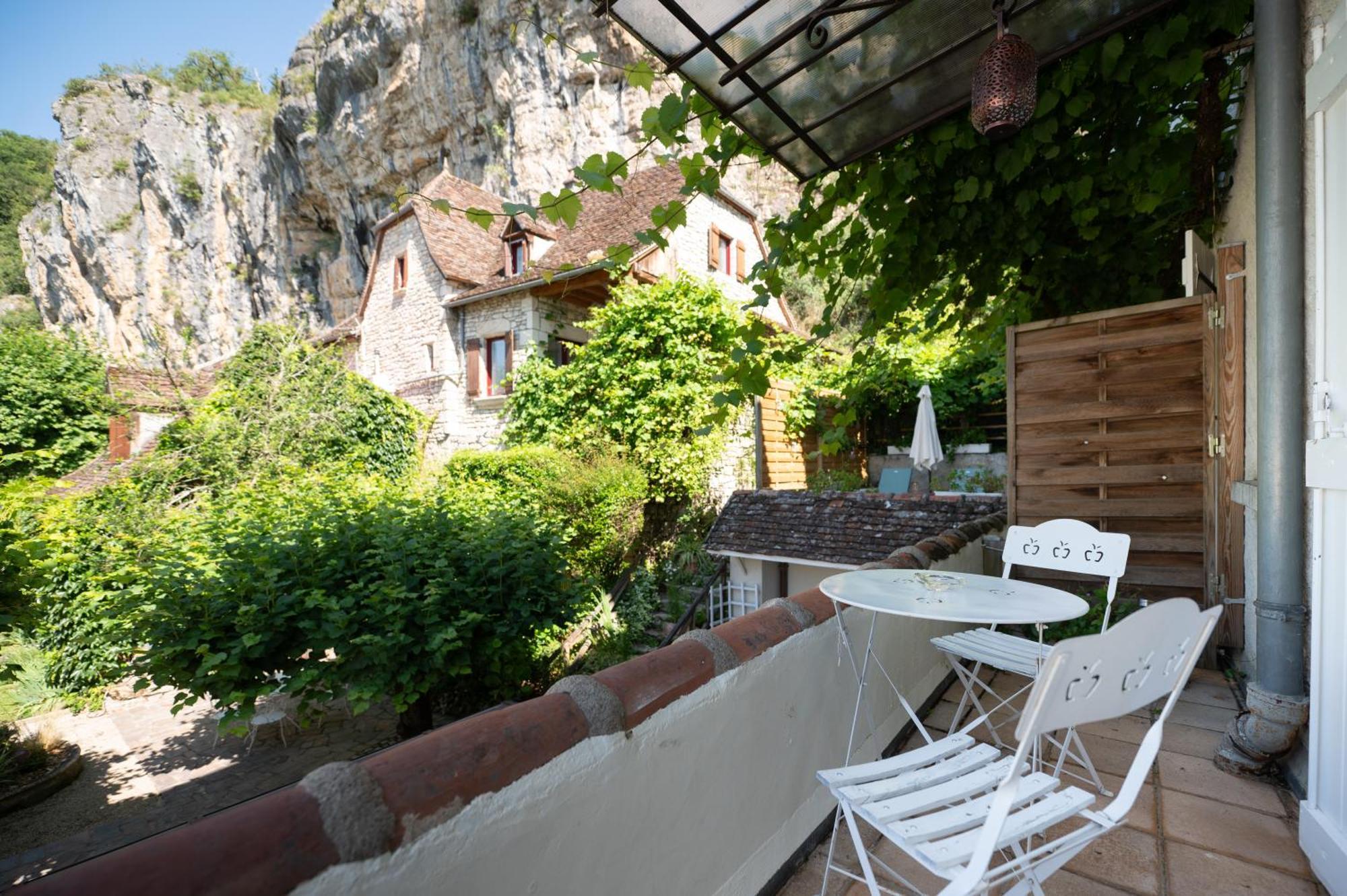 Logis Hotels - Hotel Restaurant Domaine Les Falaises 마텔 외부 사진