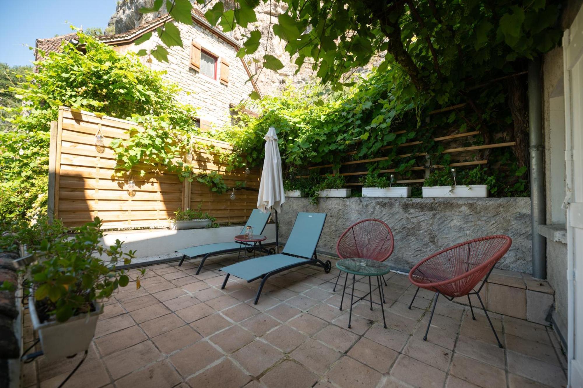 Logis Hotels - Hotel Restaurant Domaine Les Falaises 마텔 외부 사진