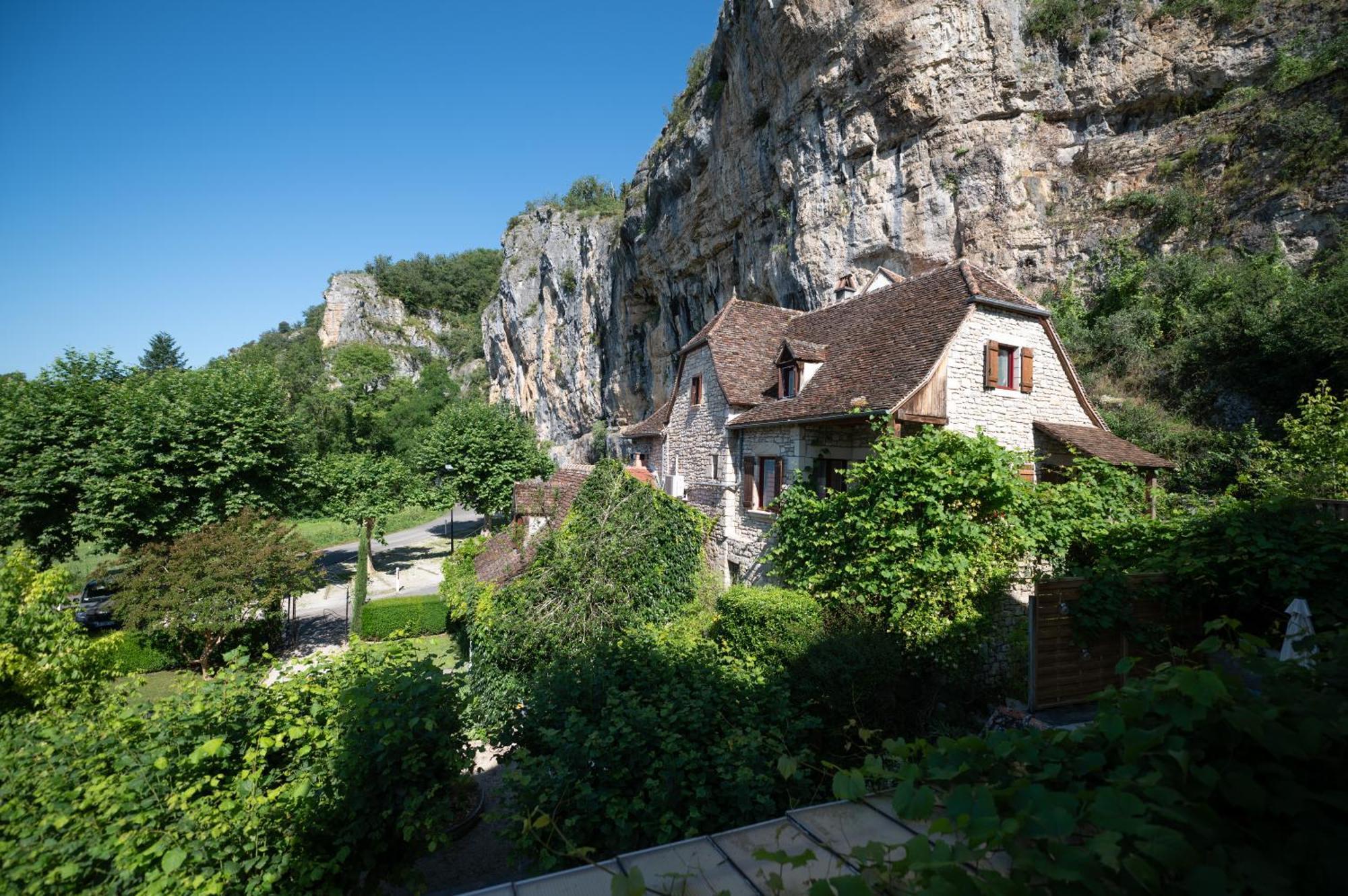 Logis Hotels - Hotel Restaurant Domaine Les Falaises 마텔 외부 사진