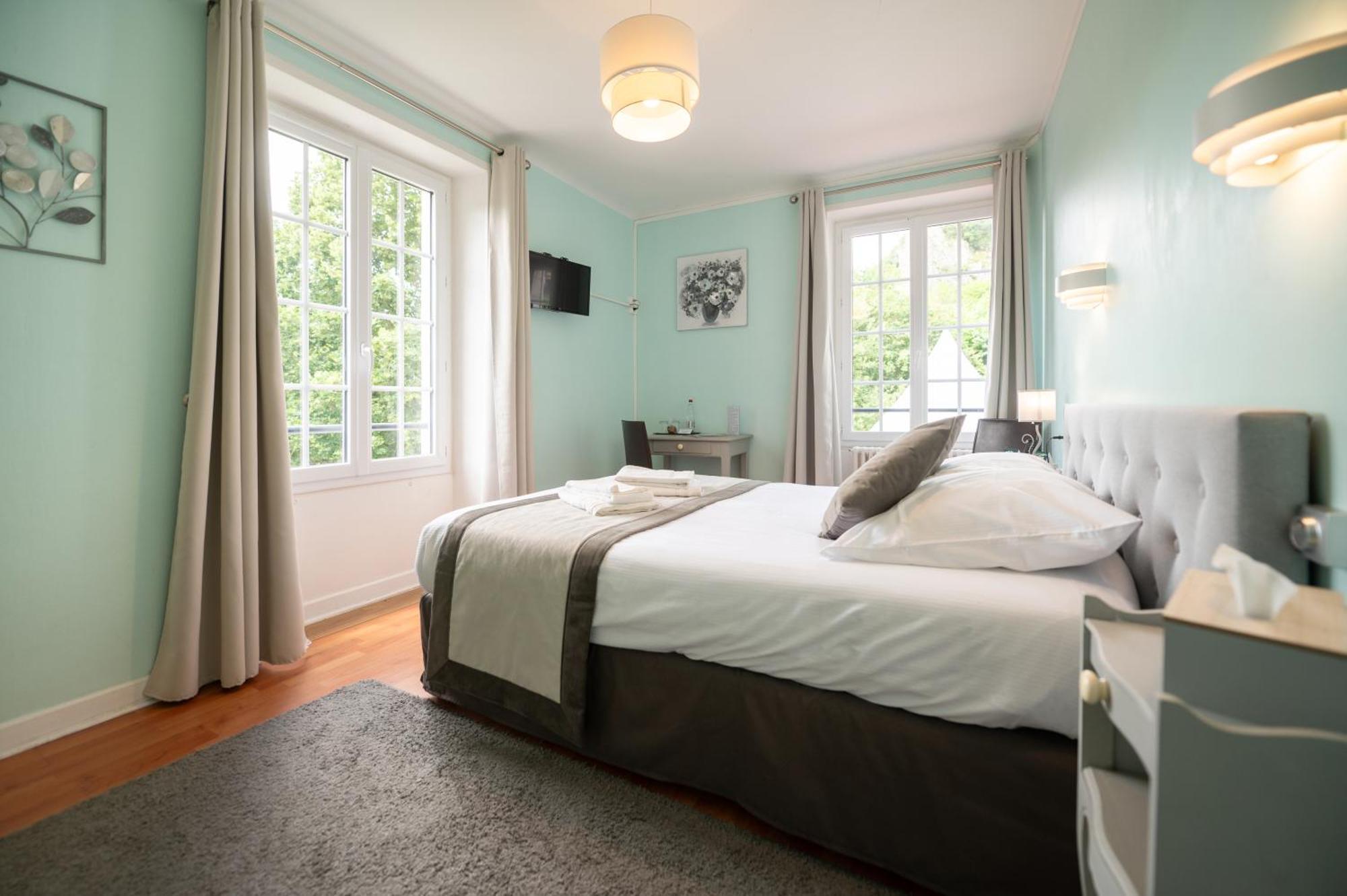Logis Hotels - Hotel Restaurant Domaine Les Falaises 마텔 외부 사진